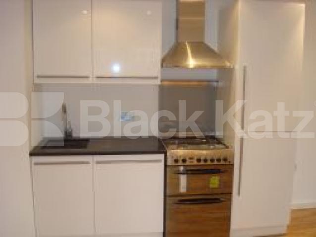 			MUST SEE !!!!!!!, 1 Bedroom, 1 bath, 1 reception House			 St Johns Way, Archway